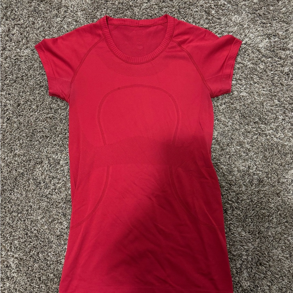 lululemon athletica Red Short Sleeve Seamless Active Tee